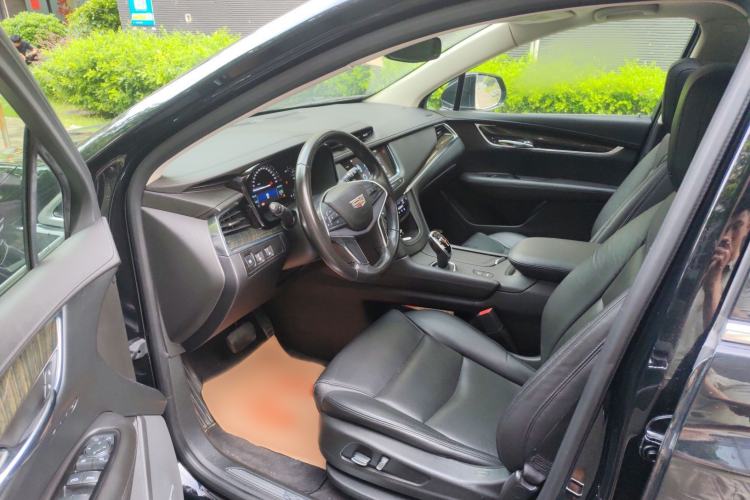 Used Cadillac XT5 2017 Anniversary Edition 25T Luxury Model Driver Seat