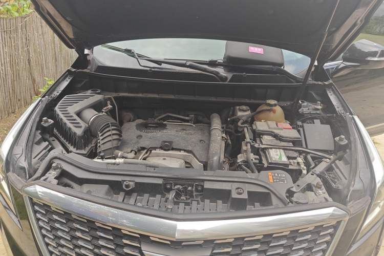 Used Cadillac XT5 2017 Anniversary Edition 25T Luxury Model Engine Bay