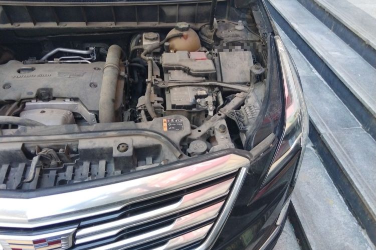 Used Cadillac XT5 2017 Anniversary Edition 28T Four-Wheel Drive Tech Model Engine Bay Left