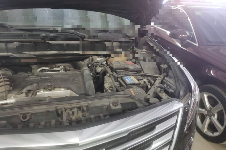 Used Cadillac XT5 2017 Anniversary Edition 25T Luxury Model Engine Bay Left