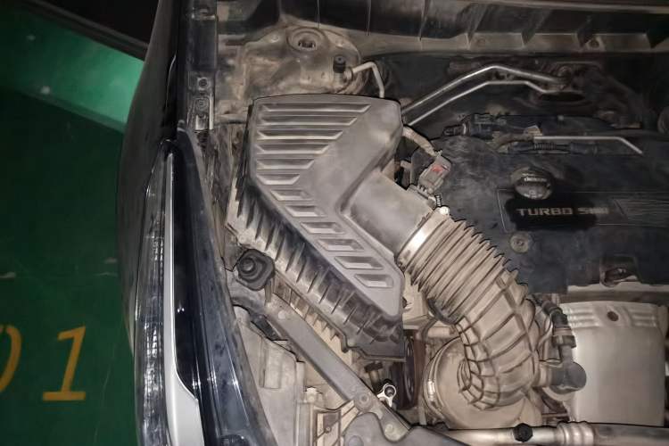Used Cadillac XT5 2017 Anniversary Edition 25T Luxury Model Engine Bay Right