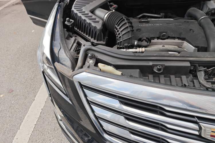 Used Cadillac XT5 2017 Anniversary Edition 25T Luxury Model Engine Bay Right