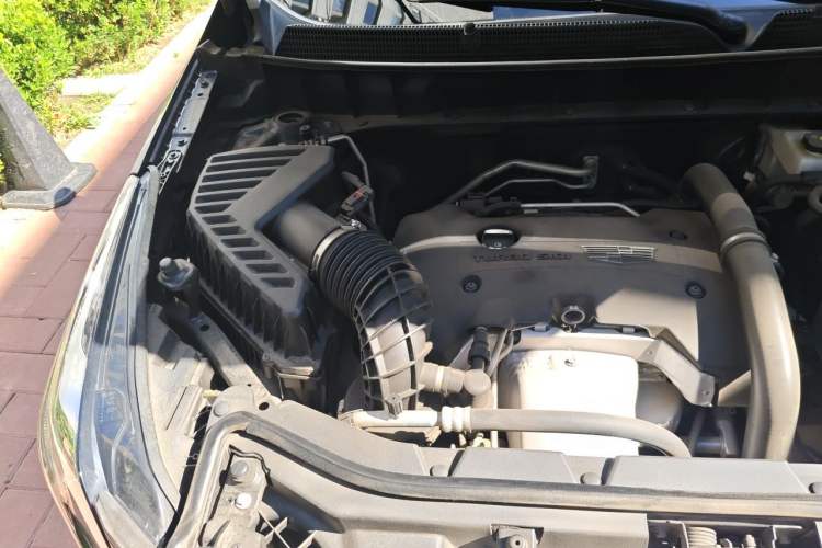 Used Cadillac XT5 2017 Anniversary Edition 25T Luxury Model Engine Bay Right