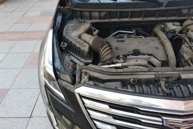 Used Cadillac XT5 2017 Anniversary Edition 28T Four-Wheel Drive Tech Model Engine Bay Right