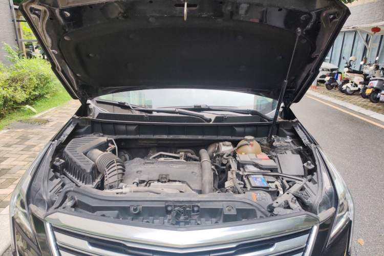 Used Cadillac XT5 2017 Anniversary Edition 25T Luxury Model Engine Bay