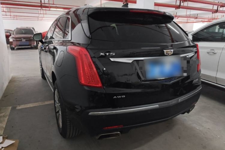 Used Cadillac XT5 2017 Anniversary Edition 28T Four-Wheel Drive Luxury Model Exterior 2