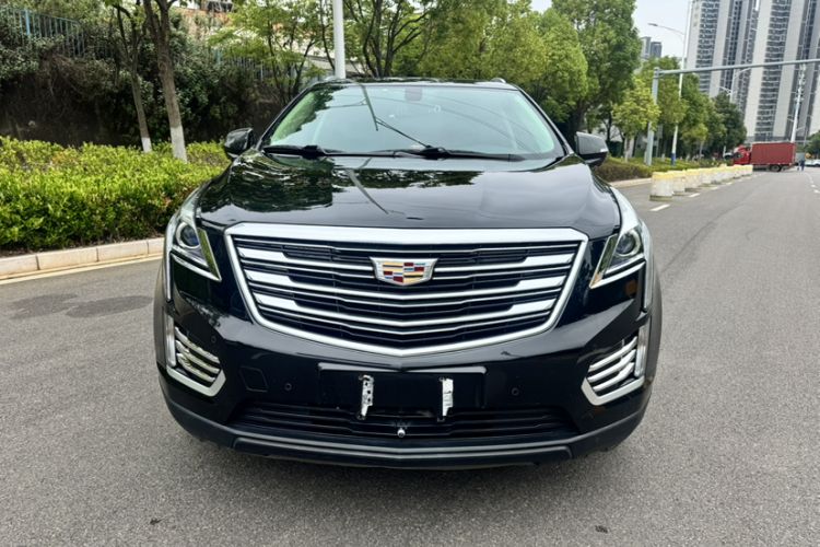 Used Cadillac XT5 2017 Anniversary Edition 25T Luxury Model Exterior 3
