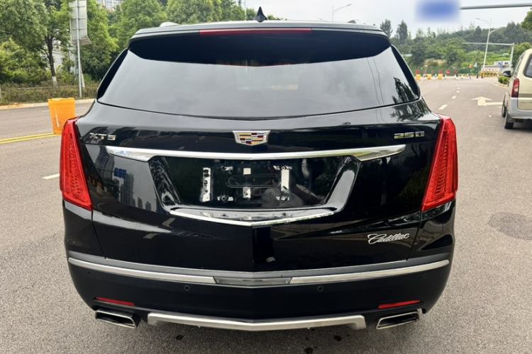 Used Cadillac XT5 2017 Anniversary Edition 25T Luxury Model Exterior 4
