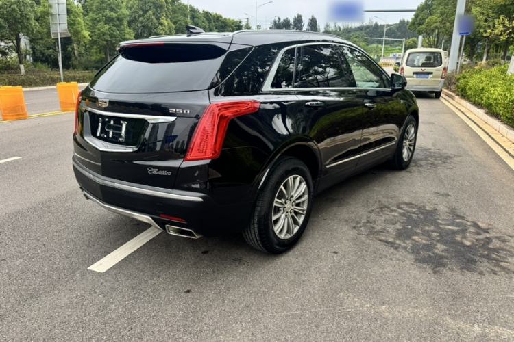 Used Cadillac XT5 2017 Anniversary Edition 25T Luxury Model Exterior 6