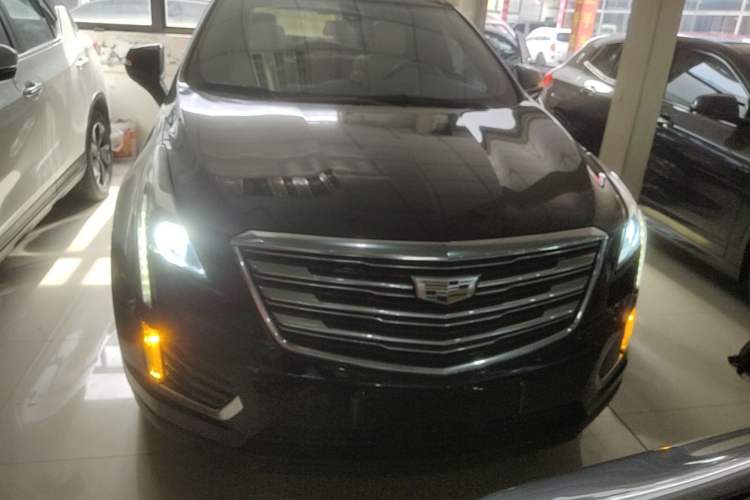 Used Cadillac XT5 2017 Anniversary Edition 28T Four-Wheel Drive Tech Model Front