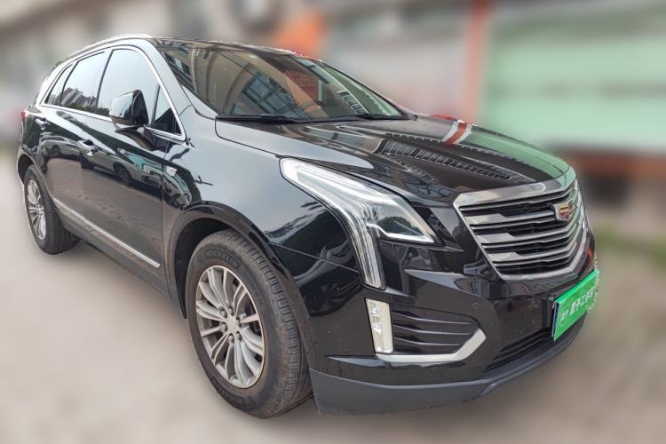 Used Cadillac XT5 2017 Anniversary Edition 28T Four-Wheel Drive Luxury Model Front Right 45 Deg