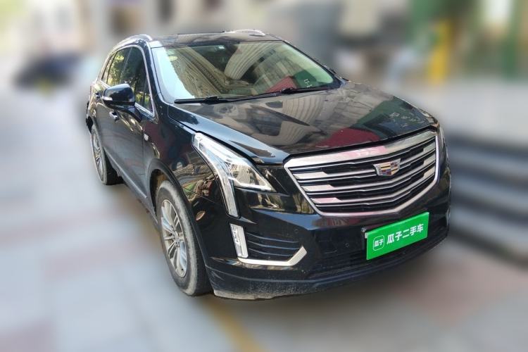 Used Cadillac XT5 2017 Anniversary Edition 28T Four-Wheel Drive Tech Model Front Right 45 Deg