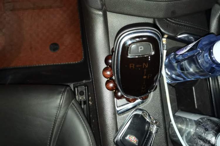 Used Cadillac XT5 2017 Anniversary Edition 25T Luxury Model Gear Lever
