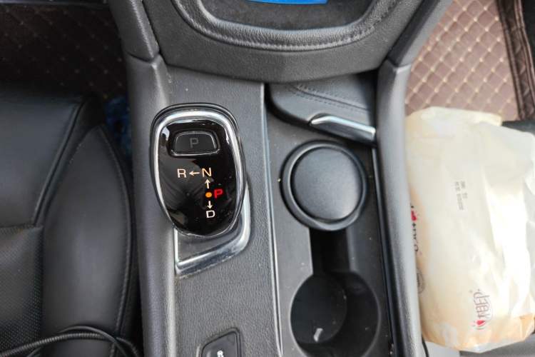 Used Cadillac XT5 2017 Anniversary Edition 25T Luxury Model Gear Lever