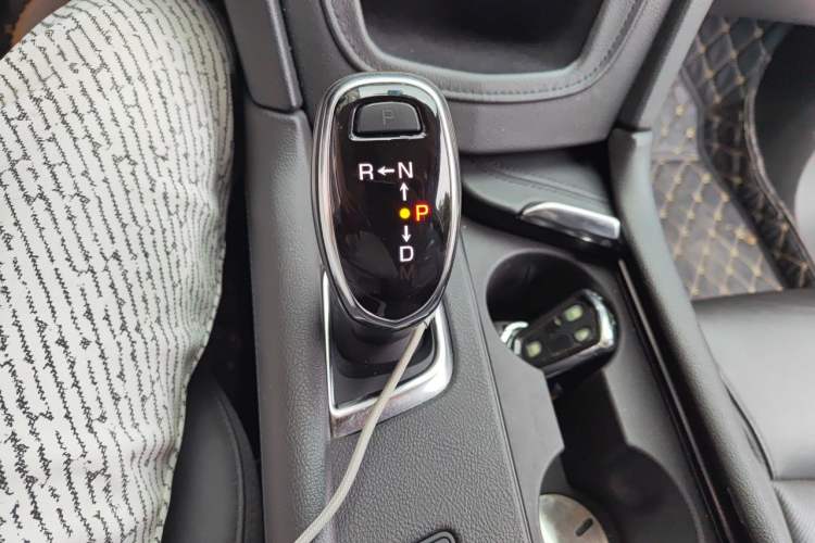Used Cadillac XT5 2017 Anniversary Edition 28T Four-Wheel Drive Luxury Model Gear Lever