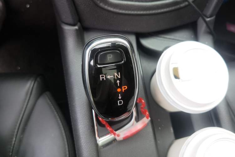 Used Cadillac XT5 2017 Anniversary Edition 25T Luxury Model Gear Lever