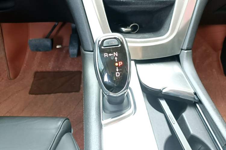 Used Cadillac XT5 2017 Anniversary Edition 25T Luxury Model Gear Lever