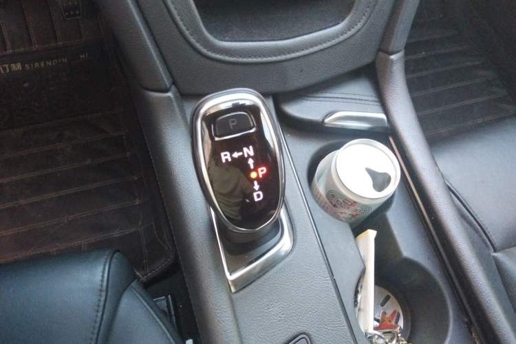 Used Cadillac XT5 2017 Anniversary Edition 28T Four-Wheel Drive Tech Model Gear Lever