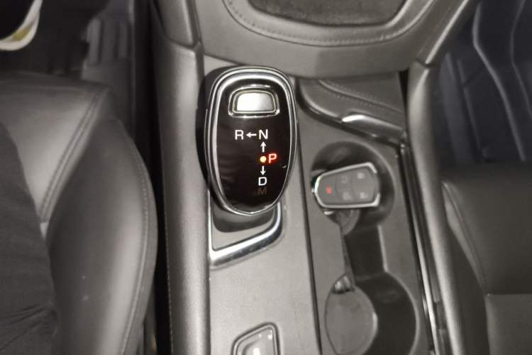 Used Cadillac XT5 2017 Anniversary Edition 25T Luxury Model Gear Lever