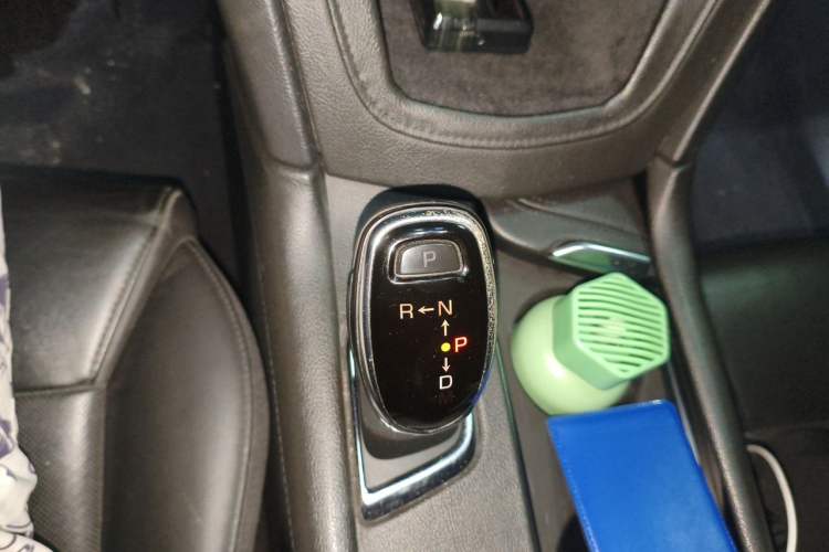 Used Cadillac XT5 2017 Anniversary Edition 28T Four-Wheel Drive Luxury Model Gear Lever