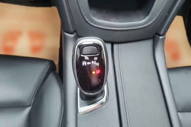 Used Cadillac XT5 2017 Anniversary Edition 25T Luxury Model Gear Lever