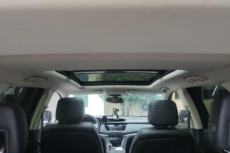 Used Cadillac XT5 2017 Anniversary Edition 25T Luxury Model Headliner