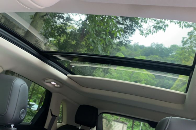 Used Cadillac XT5 2017 Anniversary Edition 25T Luxury Model Headliner