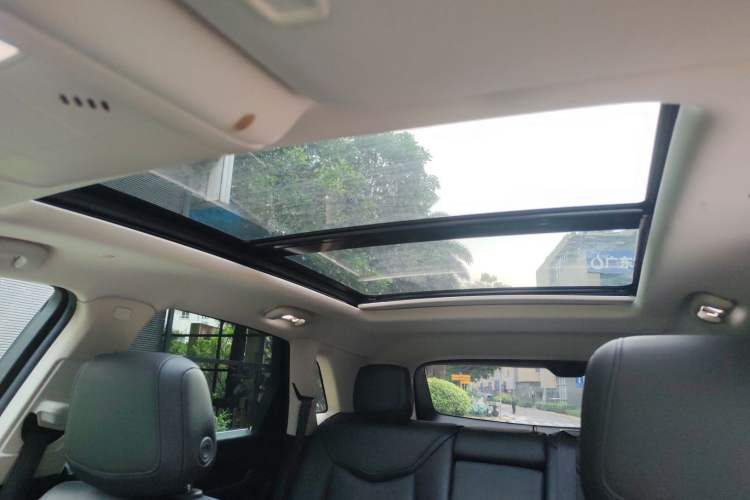 Used Cadillac XT5 2017 Anniversary Edition 25T Luxury Model Headliner