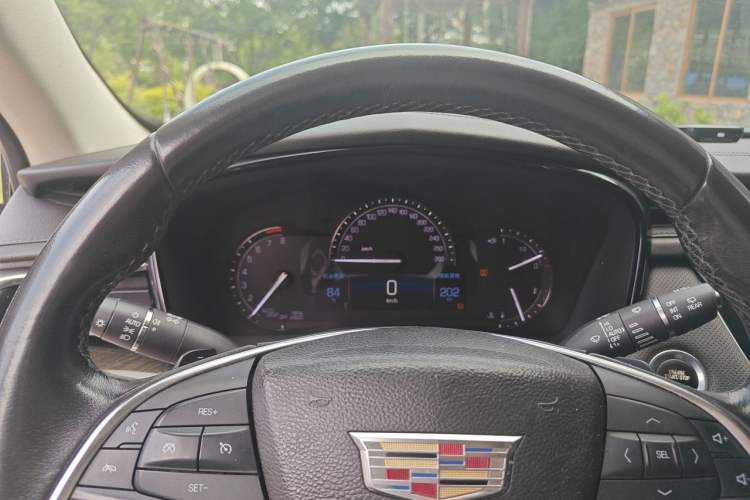 Used Cadillac XT5 2017 Anniversary Edition 25T Luxury Model Instrument Cluster