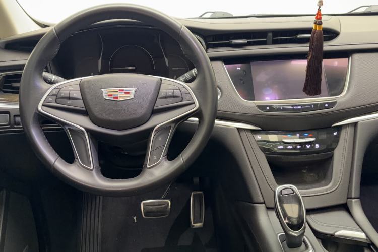 Used Cadillac XT5 2017 Anniversary Edition 28T Four-Wheel Drive Luxury Model Interior 4