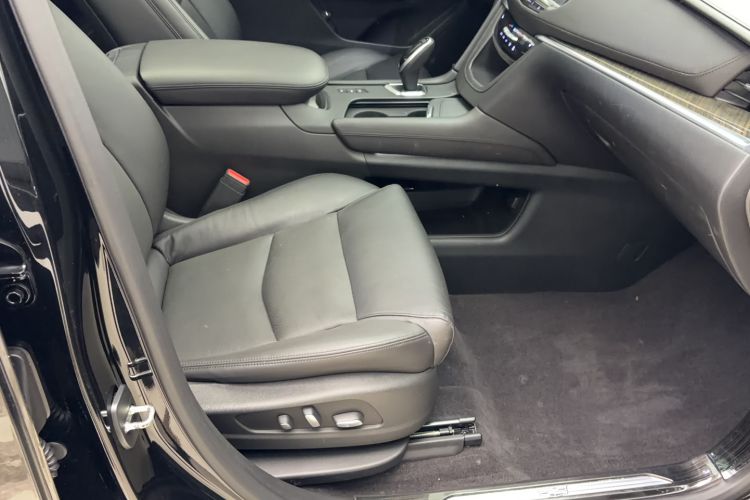 Used Cadillac XT5 2017 Anniversary Edition 28T Four-Wheel Drive Luxury Model Interior 8