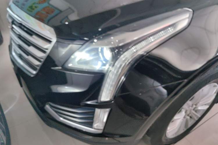 Used Cadillac XT5 2017 Anniversary Edition 28T Four-Wheel Drive Tech Model Left Front Headlight