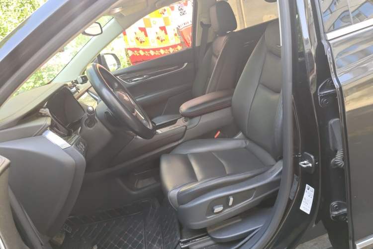 Used Cadillac XT5 2017 Anniversary Edition 25T Luxury Model Left Front Seat