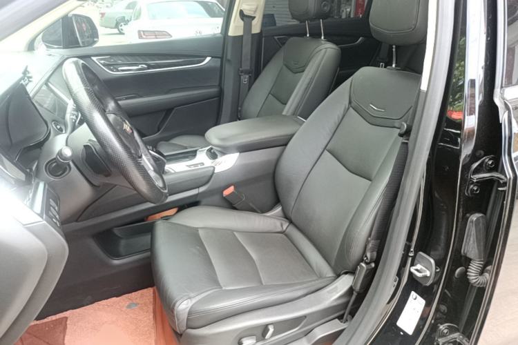 Used Cadillac XT5 2017 Anniversary Edition 25T Luxury Model Left Front Seat