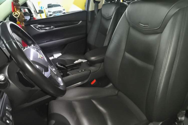 Used Cadillac XT5 2017 Anniversary Edition 25T Luxury Model Left Front Seat