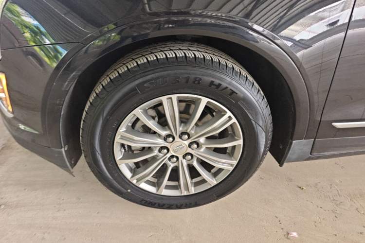 Used Cadillac XT5 2017 Anniversary Edition 25T Luxury Model Left Front Wheel Hub