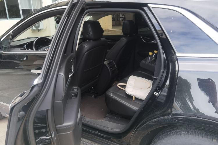 Used Cadillac XT5 2017 Anniversary Edition 25T Luxury Model Left Rear Seat