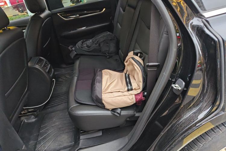 Used Cadillac XT5 2017 Anniversary Edition 25T Luxury Model Left Rear Seat
