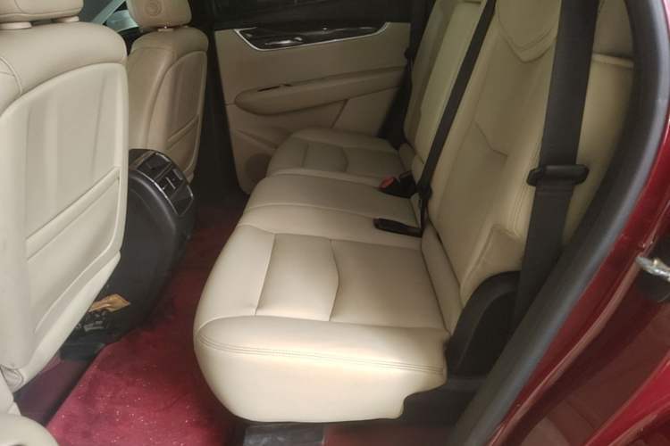 Used Cadillac XT5 2017 Anniversary Edition 28T Four-Wheel Drive Tech Model Left Rear Seat