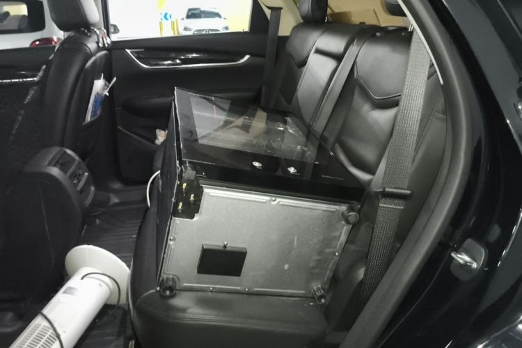 Used Cadillac XT5 2017 Anniversary Edition 25T Luxury Model Left Rear Seat