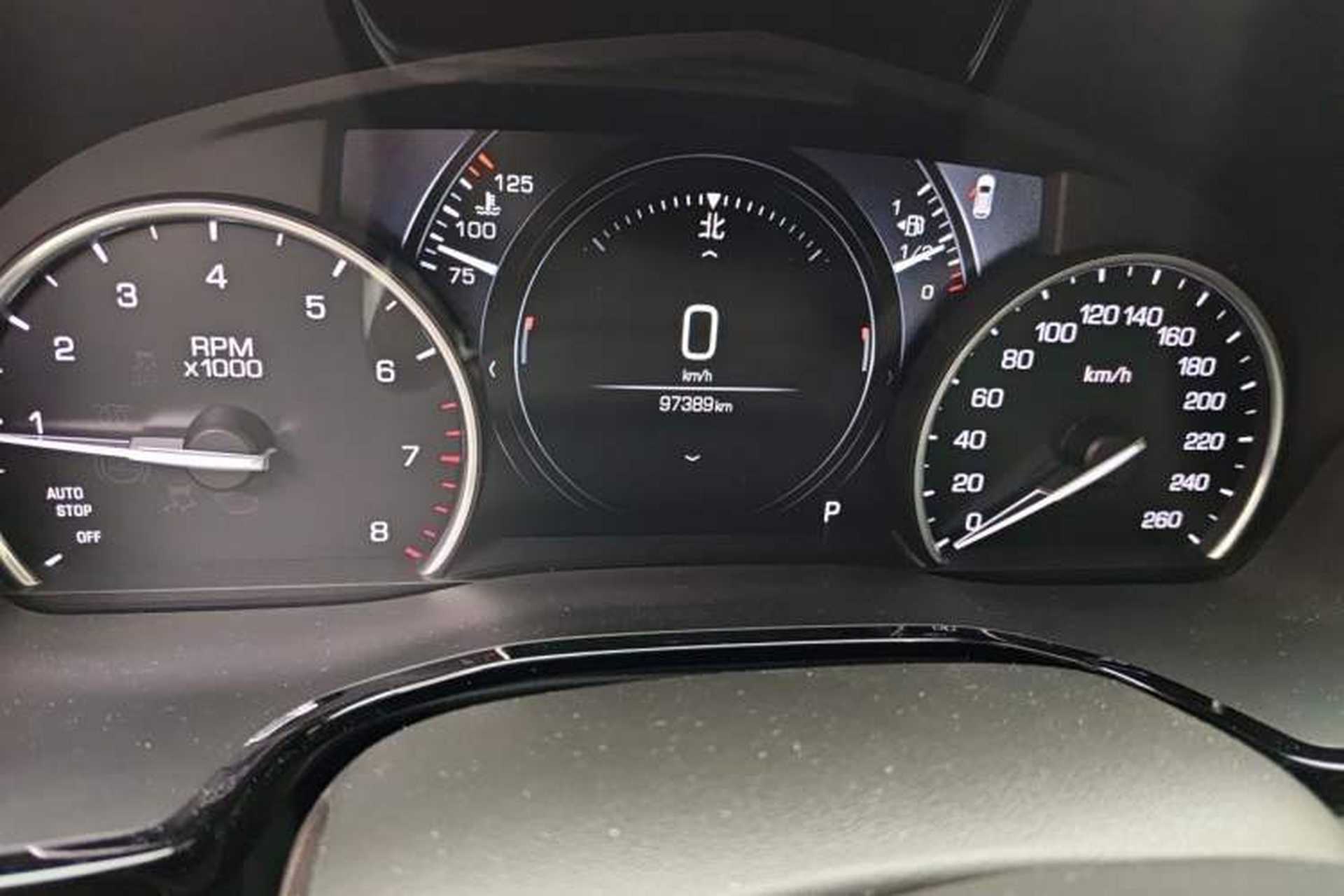 Used Cadillac XT5 2017 Anniversary Edition 28T Four-Wheel Drive Luxury Model Odometer Close Up