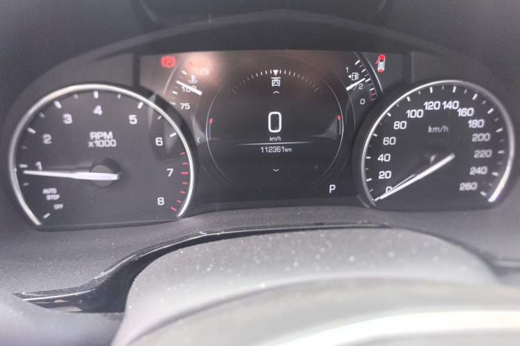 Used Cadillac XT5 2017 Anniversary Edition 25T Luxury Model Odometer Close Up