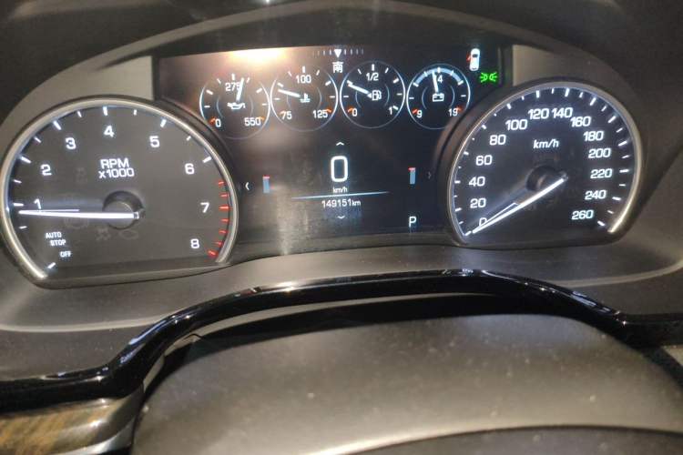 Used Cadillac XT5 2017 Anniversary Edition 28T Four-Wheel Drive Luxury Model Odometer Close Up