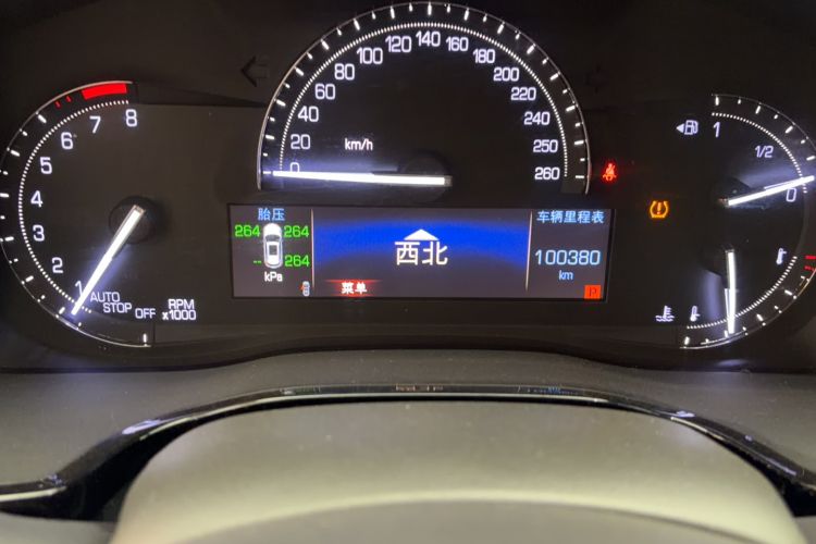 Used Cadillac XT5 2017 Anniversary Edition 28T Four-Wheel Drive Luxury Model Odometer Close Up
