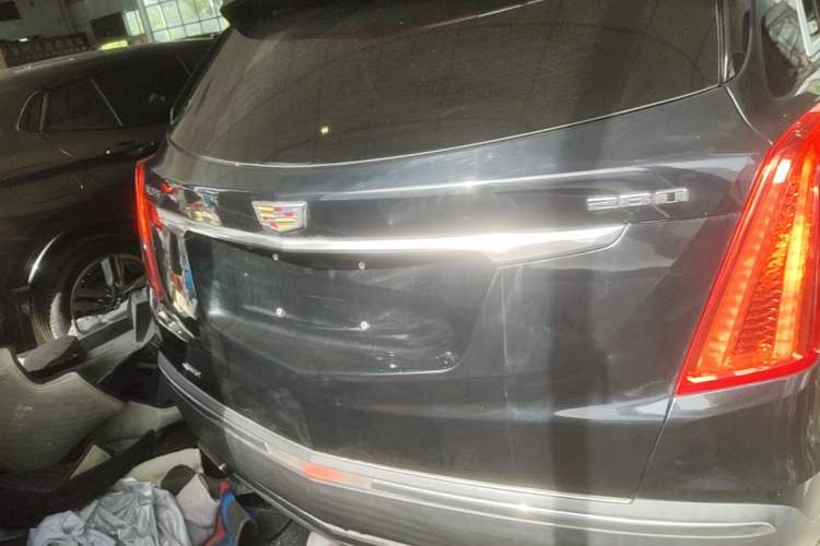 Used Cadillac XT5 2017 Anniversary Edition 28T Four-Wheel Drive Tech Model Rear