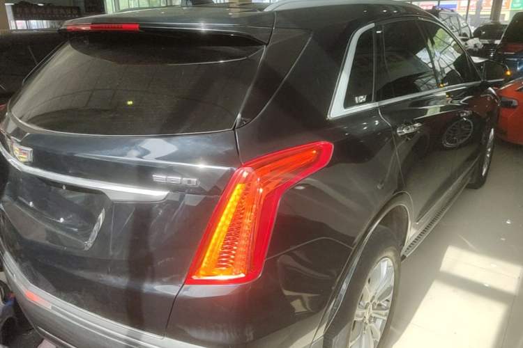 Used Cadillac XT5 2017 Anniversary Edition 28T Four-Wheel Drive Tech Model Rear Right 45 Deg