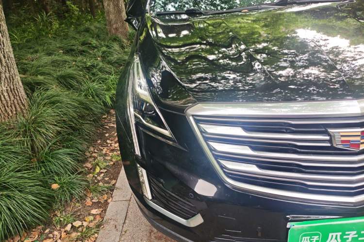Used Cadillac XT5 2017 Anniversary Edition 28T Four-Wheel Drive Luxury Model Right Front Headlight