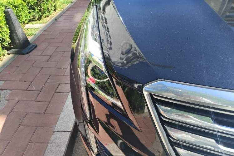 Used Cadillac XT5 2017 Anniversary Edition 25T Luxury Model Right Front Headlight