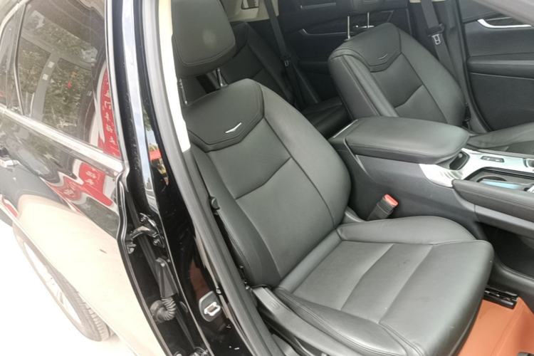 Used Cadillac XT5 2017 Anniversary Edition 25T Luxury Model Right Front Seat