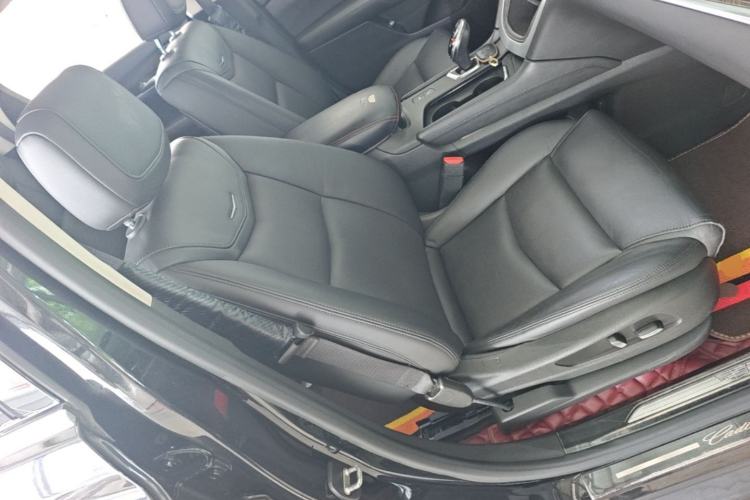 Used Cadillac XT5 2017 Anniversary Edition 25T Luxury Model Right Front Seat